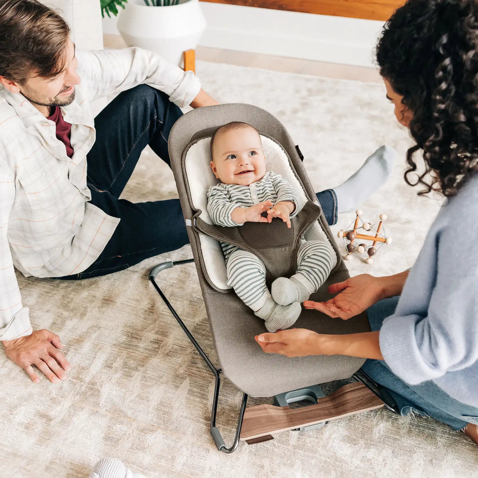 Mira 2-in-1 Bouncer and Seat